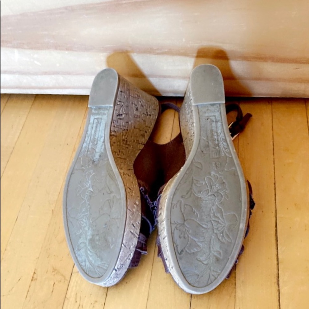 LIKE NEW! AMERICAN EAGLE WEDGE SANDALS - Picture 14 of 14